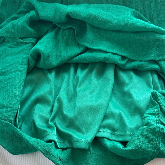 Elegant Green Long Sleeve Dress - Picture 6 of 7